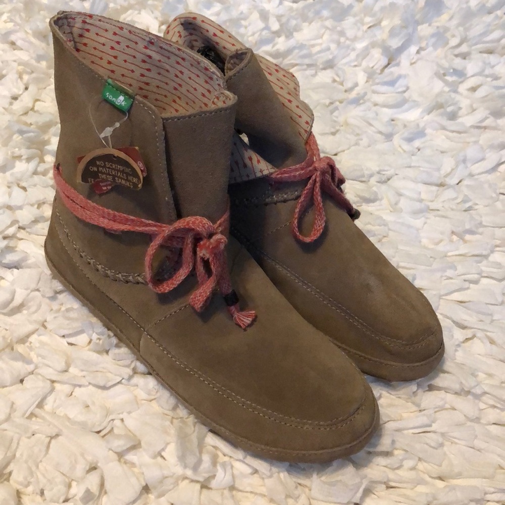 Sanuk Leather Shoes